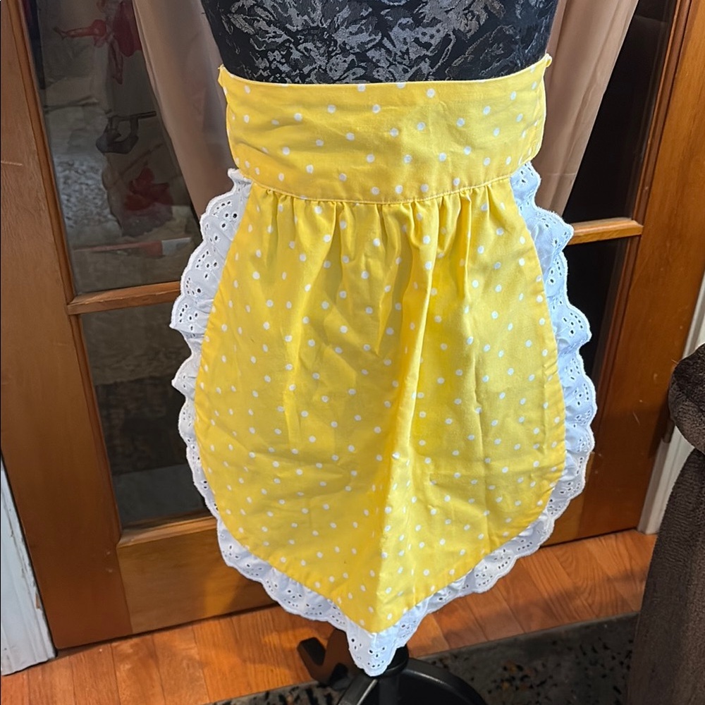 Yellow Polka Dot Apron with Eyelet Lace Trim, O/S